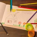 Dove mettere i disegni dei bambini: una cartellina per conservare le storie senza perdere le pagine