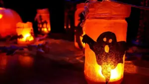 Lanterna di carta velina con un barattolo: come prepararla per una luce LED